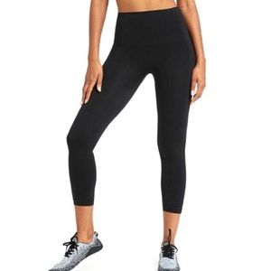 Spanx Look at Me Now Seamless Crop Leggings Black